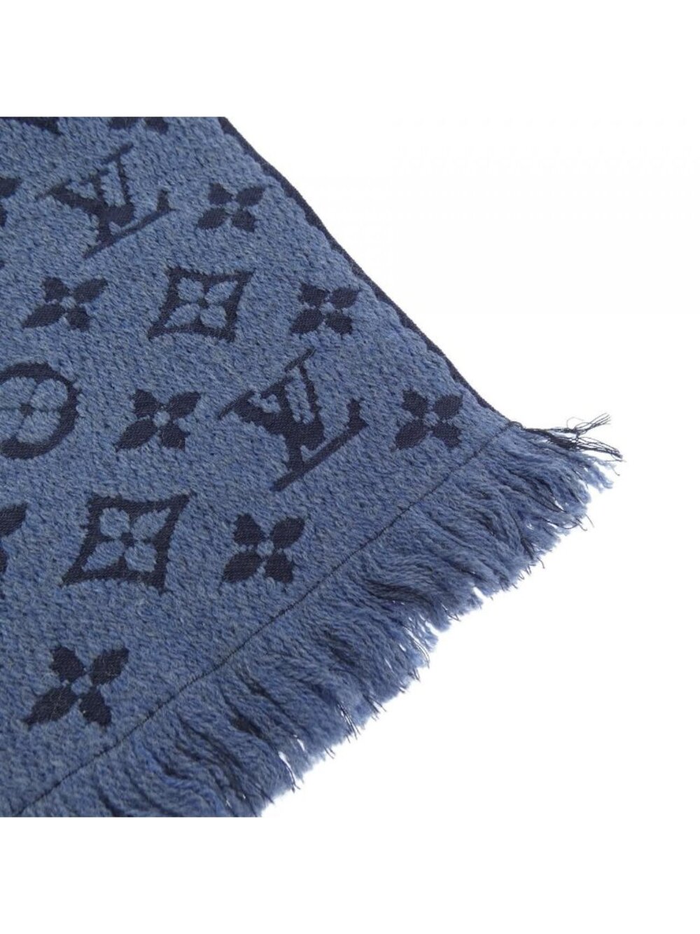 Louis Vuitton Monogram Classic Scarf - Picture 2 of 4